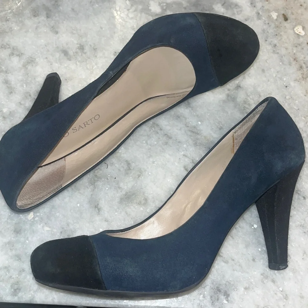 Franco Sarto Women's Navy and Black Round Toe Suede Heels - Picture 3 of 7